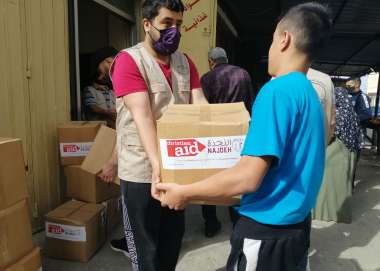 Association Najdeh providing food parcels in Lebanon